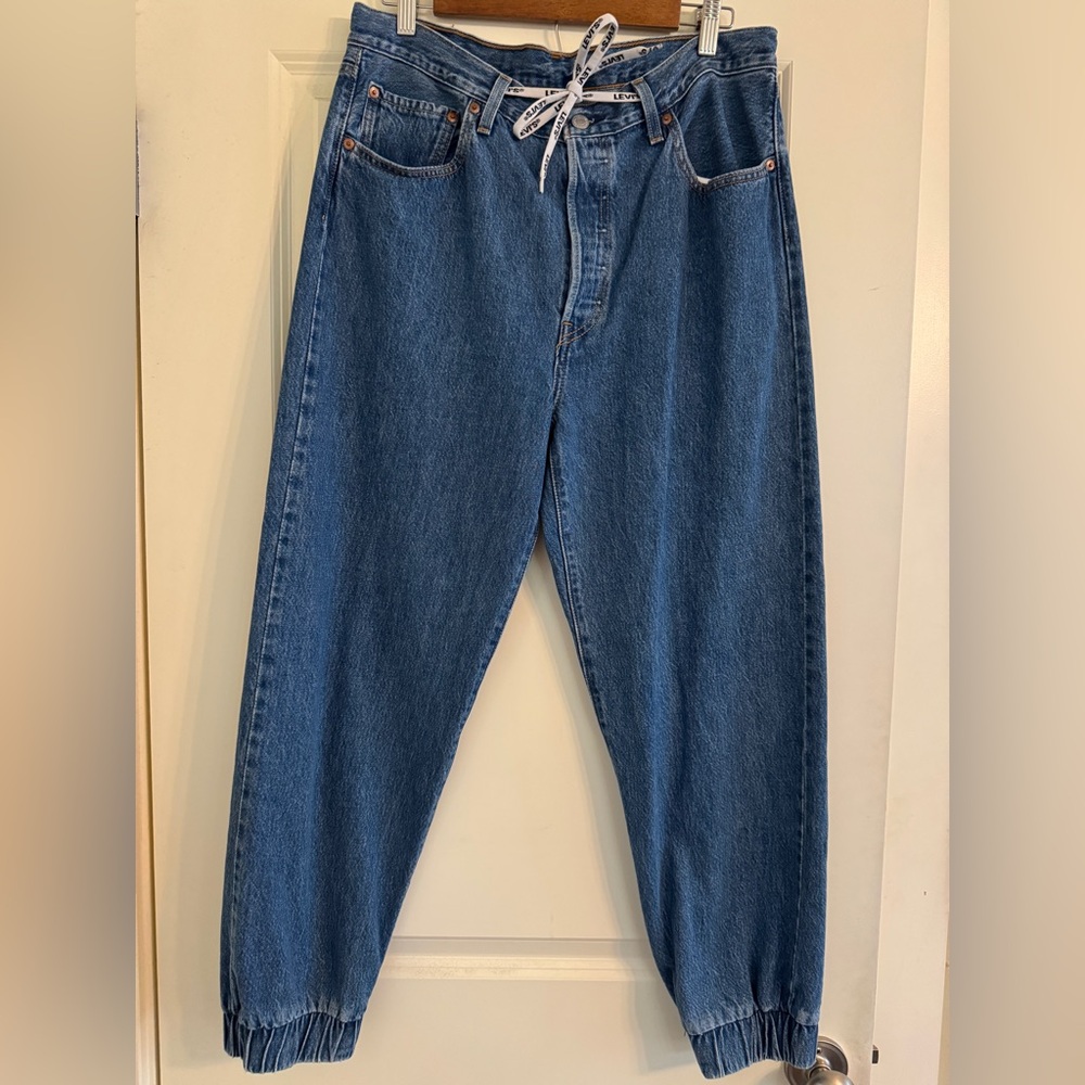 Levi Premium Denim Jogger Jeans